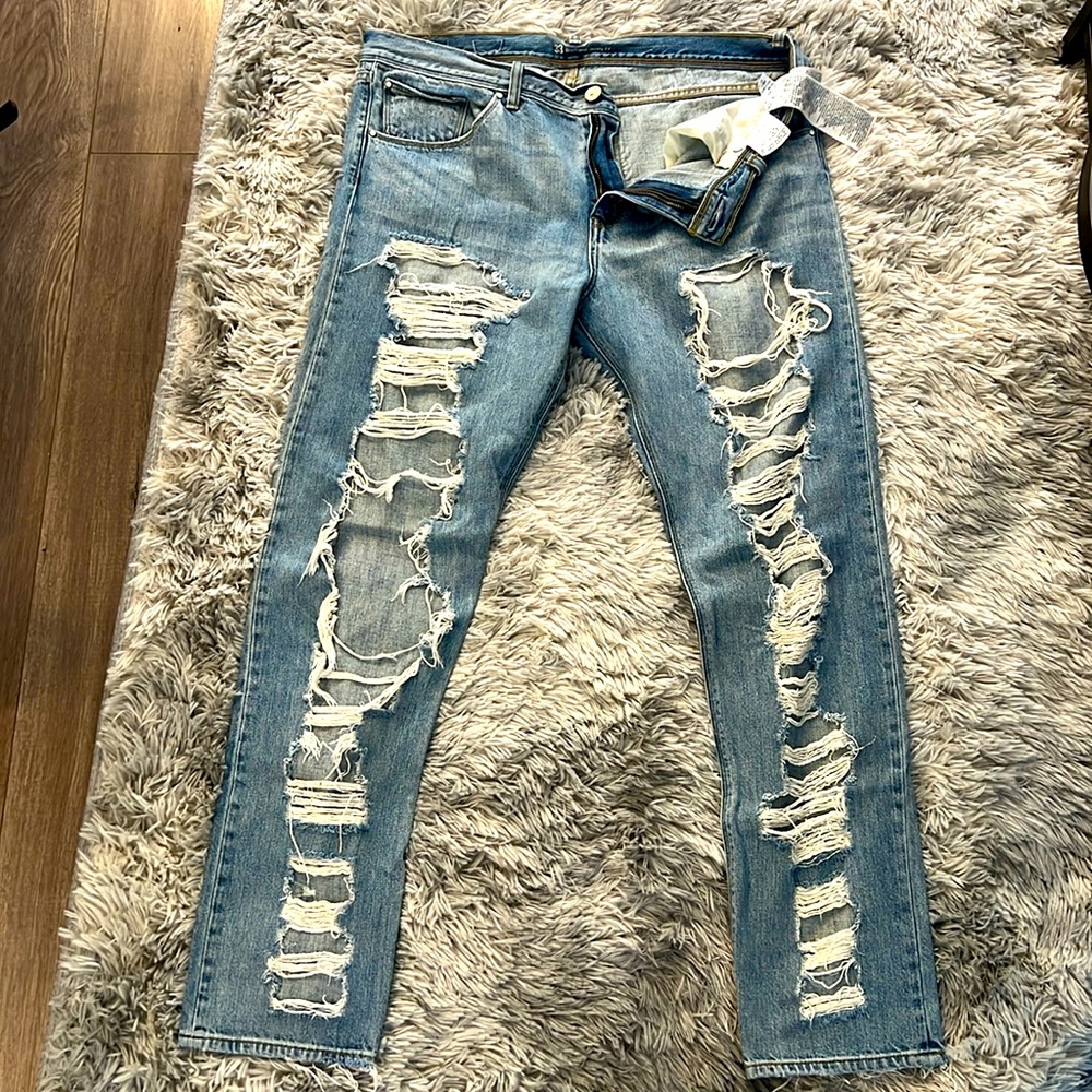 Levi’s boyfriend skinny fit  size 33  jeans